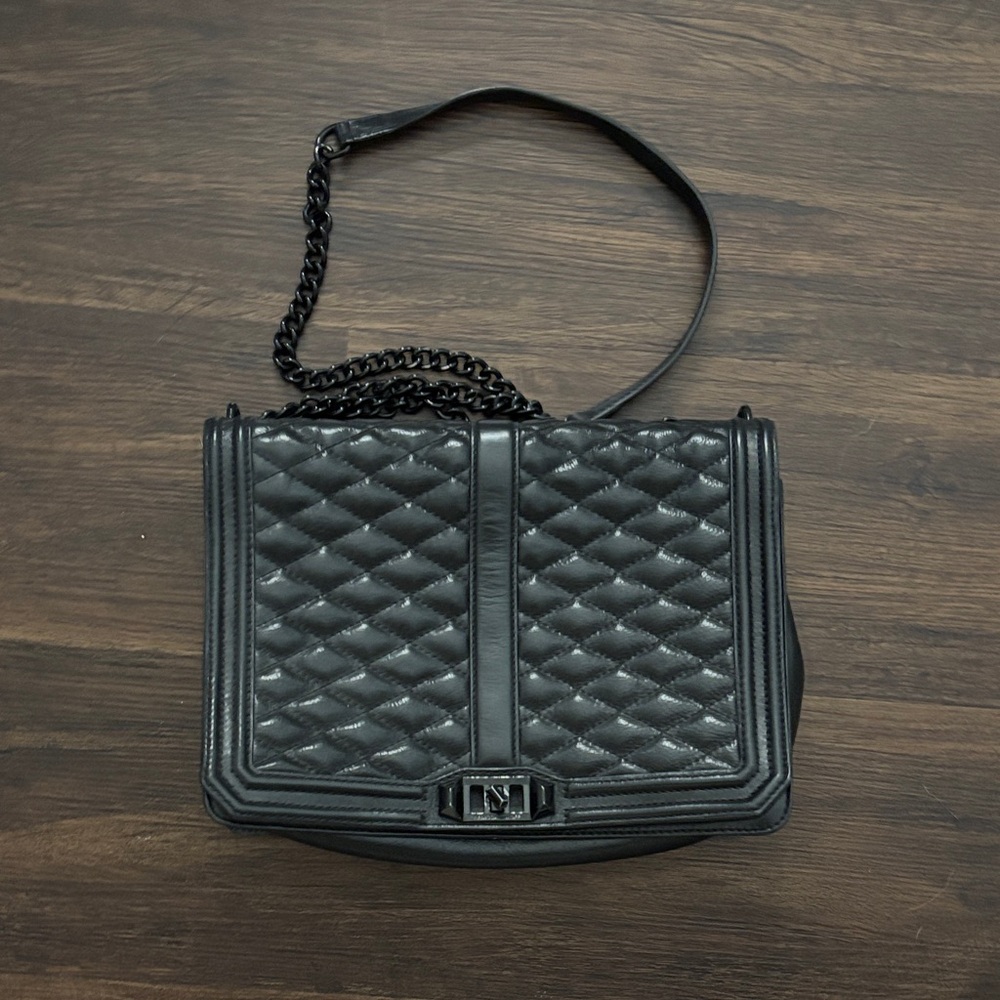 Elegant Black Quilted Shoulder Bag